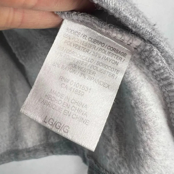 Disney Mickey Mouse Gray Crewneck Long Sleeve Pullover Mickey Sweater Sz LG - Picture 10 of 11